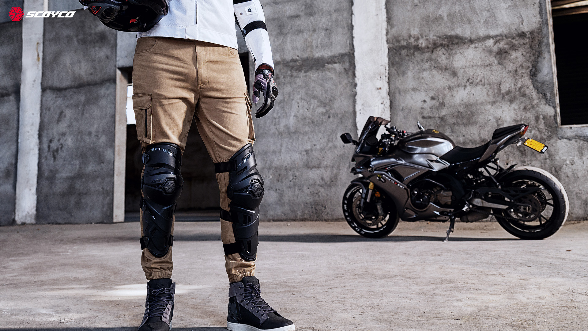 Breathable knee pads for riding