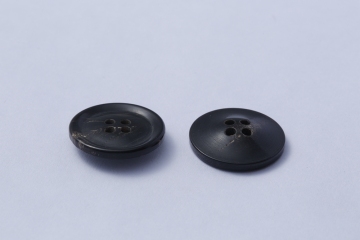Natural horn buttons for high-end suits