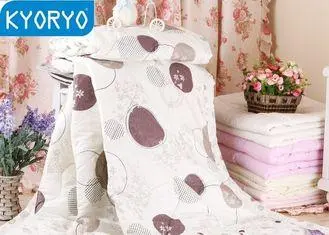 Cozy Dot Cotton Air Conditioning Blanket / Breathable Quilt