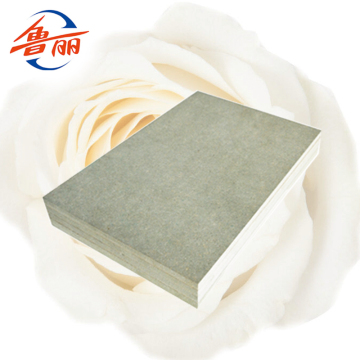 Feuchtigkeitsbeständige MDF-Platte 1220 mm x 2440 mm