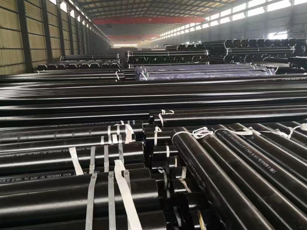 API Black Seamless Steel Pipe