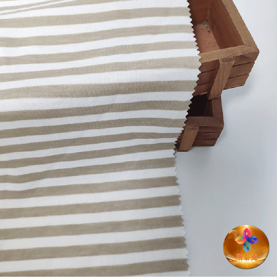 モダンなデザインのためのスタイリッシュなストライプピケファブリック