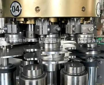 automatic liquid soft drink can filling and sealing machine