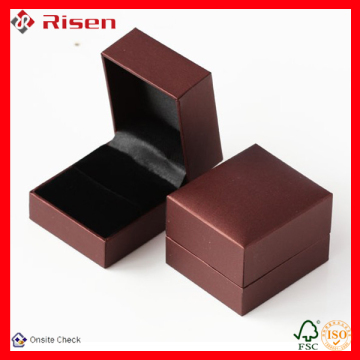 Elegant and graceful watch box