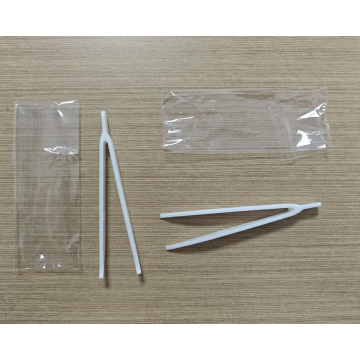 স্বতন্ত্র ব্যাগে সাদা পিপি মেকআপ ক্লিপ