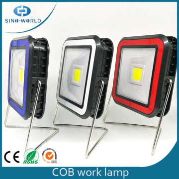 Lampada da lavoro a LED ricaricabile a energia solare con supporto in metallo