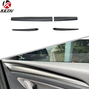 Garniture centrale noire mate pour la porte d'entrée Tesla modèle y