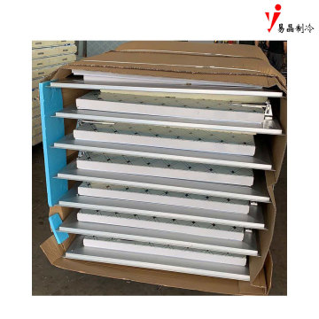 Kalte Tür mit verstärkter Kante 18