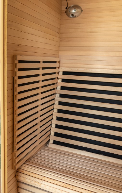 Wood infrared sauna without handrails