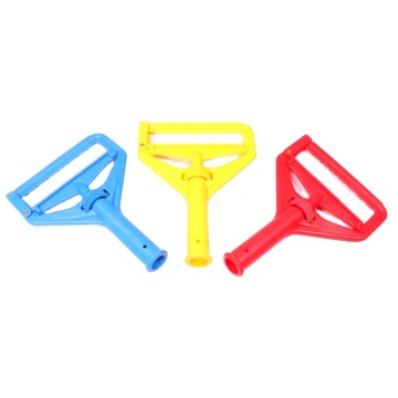Quick-Change Side Release Wet Mop Handles and Clips: A Comprehensive Supply Resource for Commercial and Economic Cleaning Solutions