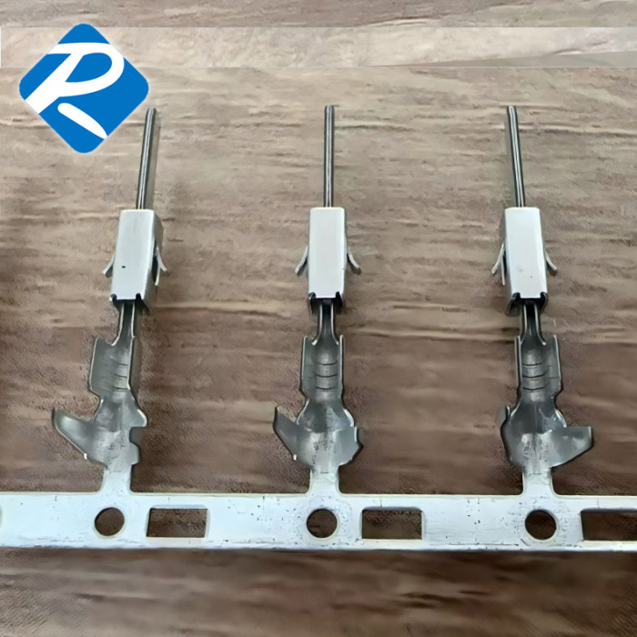 Terminal de precisão (conectores e terminais automotivos)