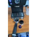 Programmierbare elektrische Kaffeemaschine mit 15 bar