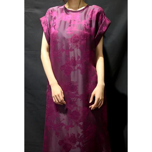 Vestido maxi de ciruela con mangas