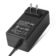 12V 2A -Stecker im AC/DC -Adapter