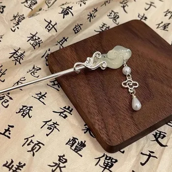 Hot Sale Vintage Chinese Hair Sticks Auspicious Cloud Jade Ruyi Tassel Hairpin