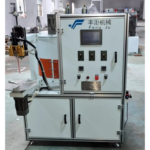 Easy to operate glue injection machine for filter