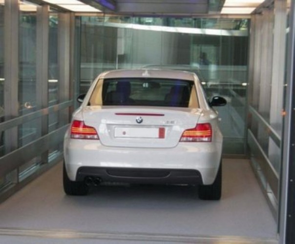 Electric vehicle lift for villa