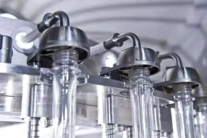 Automatic PET Bottle Combi Block: Blowing, Filling & Capping Machine