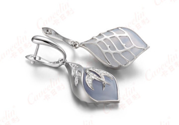 18k white gold diamond and agate earrings