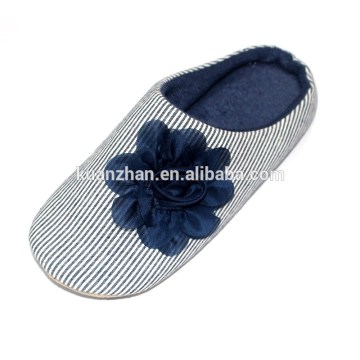 2015 hot selling latest cheap indoor shoes