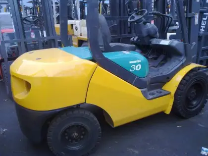 Used forklift komatsu FD30