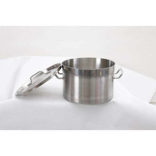 Compact stainless steel stock pot