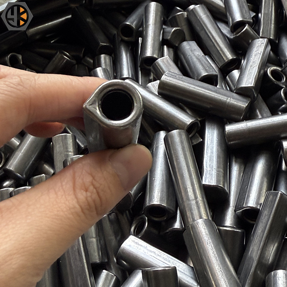 Svar z uhlíkové oceli na pantu s kolíkem a podložkou