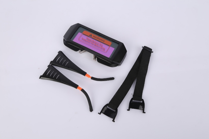 auto darkening welding helmet