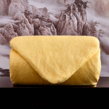Luxury Gold Silk Quilt for Ultimate Summer Comfort