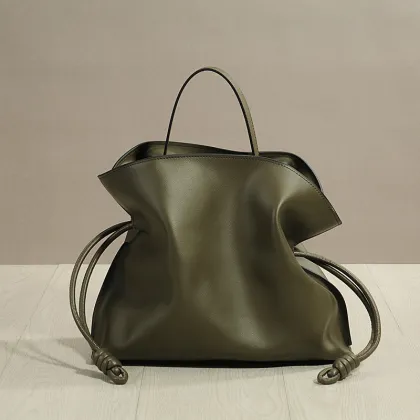 Classic Warehouse Direct: High-Capacity Hair Cowhide Crossbody Bag - Versatile Stylish Choice