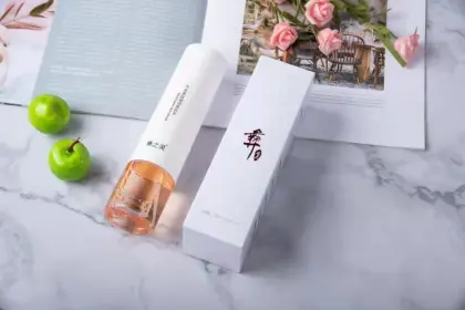 Yizhiling MOISTENING SKIN WATER4