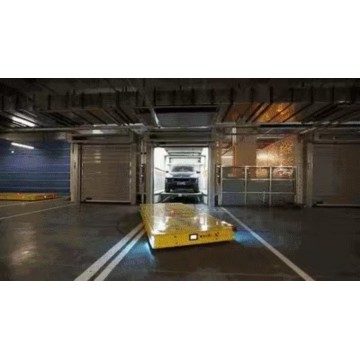 AGV de estacionamiento tipo placa
