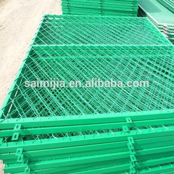 PVC-coated triangle bending fence