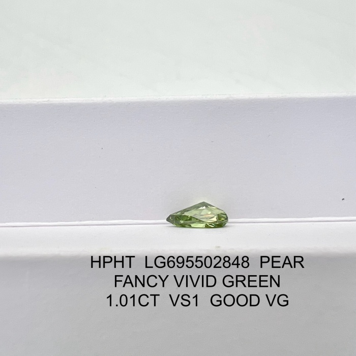 Vivid Green Lab Diamond 1.01CT vs1 Pear Cut