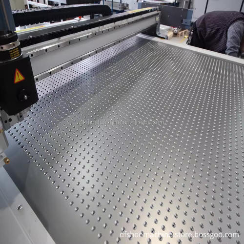 High Quality CNC Digital Oscillating Knife Cutting Machine for Leather and Fabrics
