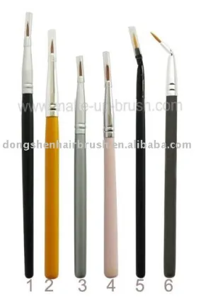 eyeliner brush