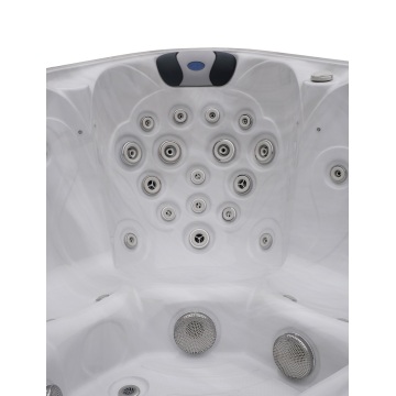 6-Person Acrylic Outdoor spa