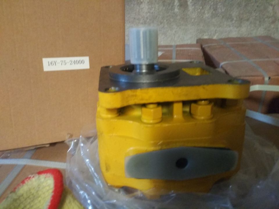 Shantui Bulldozer Getriebepumpe 16Y-75-24000