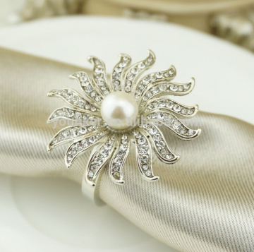 silver rhinestone pearl napkin ring For Wedding Candlelight Dinner
