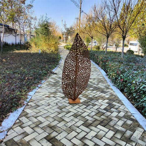 China Statue Metal Corten Leaf Sculpture Supplier