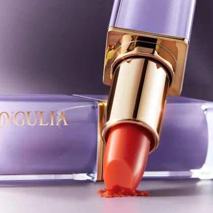 OGULIA Carotene Color-Changing Moisturizing Lip Balm