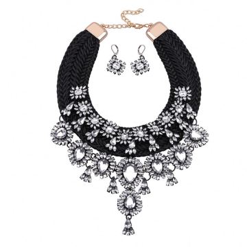Popular product factory wholesale fashionable zinc alloy necklaces for wholesale