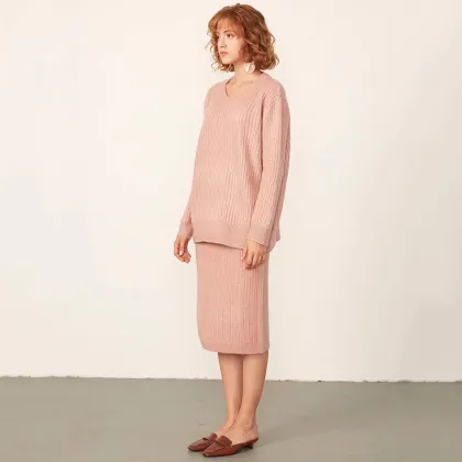 Luxury Pink Thick Fleece Knitted Women's Sweater and Skirt Set