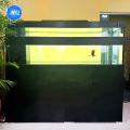 Tangki ikan besar modern dengan desain yang elegan