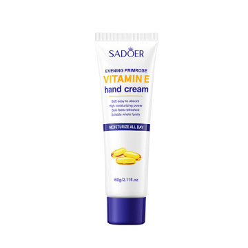 Feuchtigkeitscreme mit Retinol und faltenreduzierenden Zutaten mit Feuchtigkeitscreme gegen Agent-Aging-Kollagen