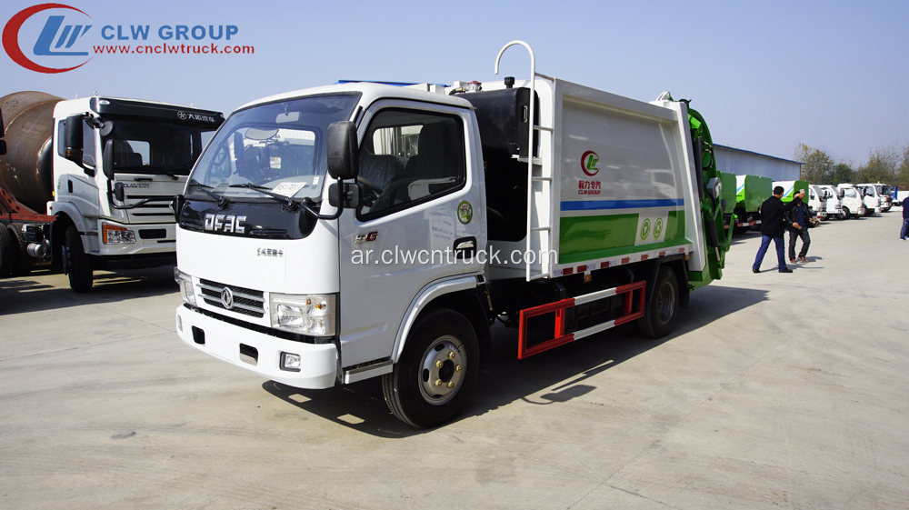 العلامة التجارية الجديدة Dongfeng 115HP 5cbm Trash Compactor Truck