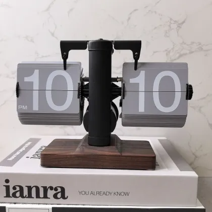 European Style Retro Small Balance Automatic Page-turning Clock