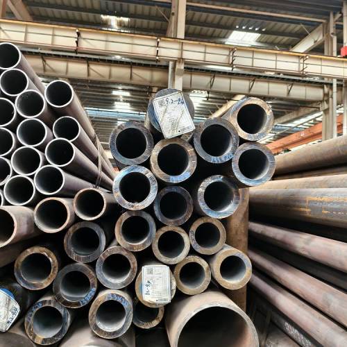 Tubería sin costura para aplicaciones petroquímicas
