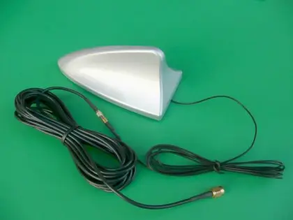Shark fin antenna