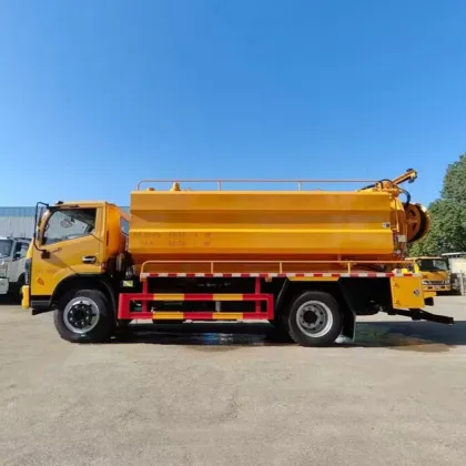 Vacuum sludge suction urban pipeline digging vehicle